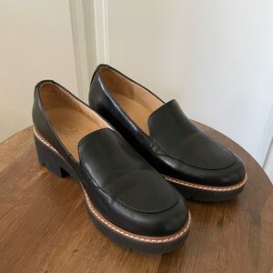 Naturalizer Black Platform Loafer - size 7